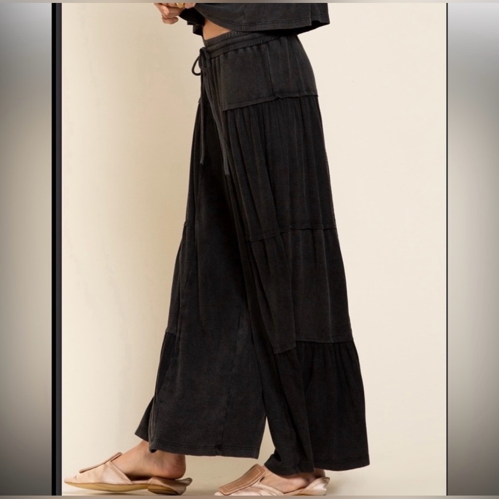 POL Black Flowy Ribbed Knit Wide Leg Pants🖤 - Picture 2 of 8